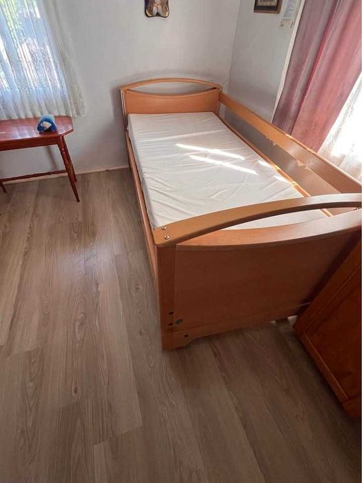 Pat medical cu saltea si telecomanda