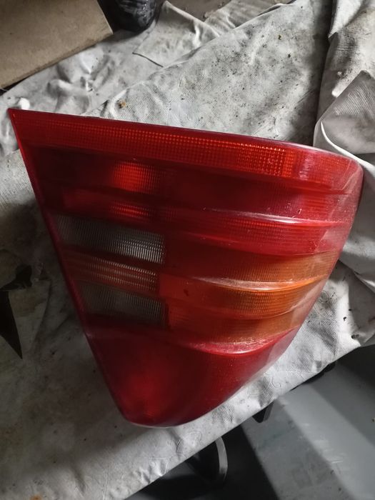 Продам запчасти на мерс С 180