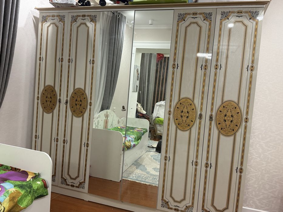 Спальный гарнитур