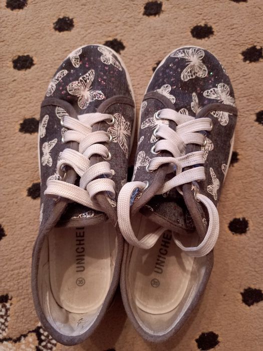 Продам кеды, удобные, фирма Юничел