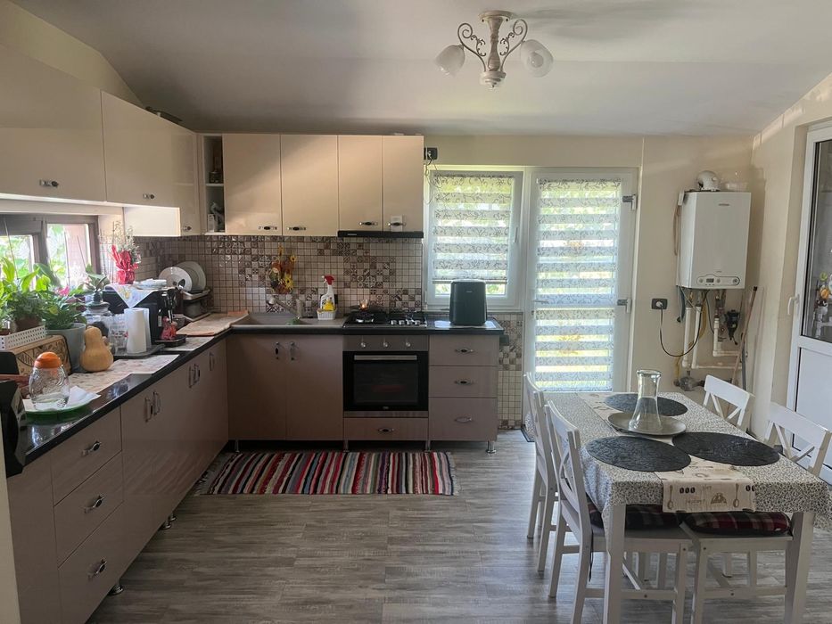 Casă de vânzare in Cotul Vames