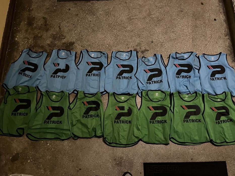 Vând 14 veste de departajare antrenamente