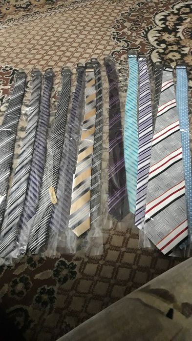 Рубашки, галстуки.