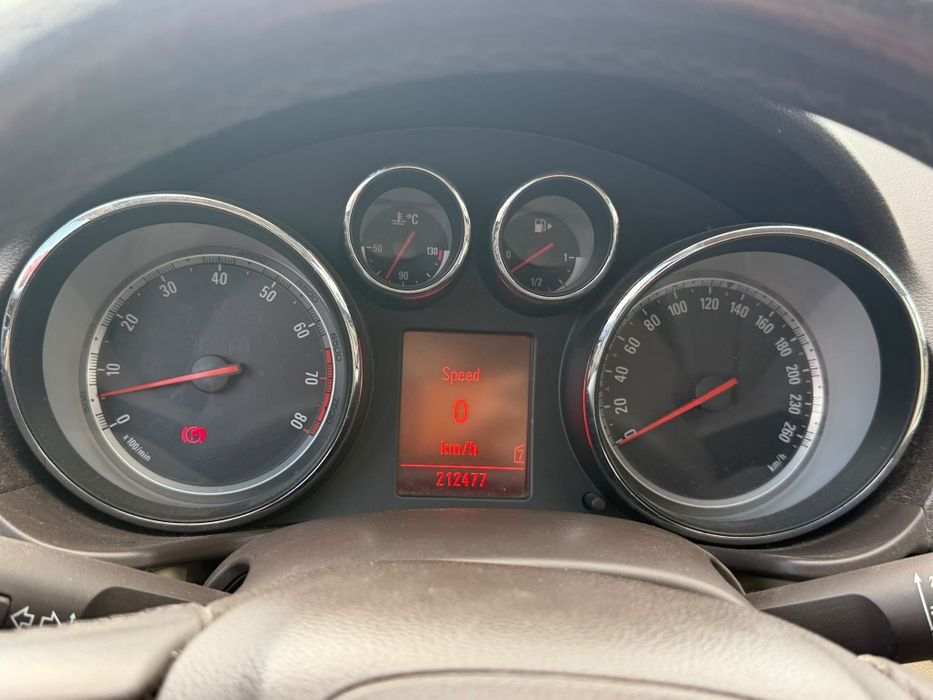 Opel insigna 2012 masină foarte rară