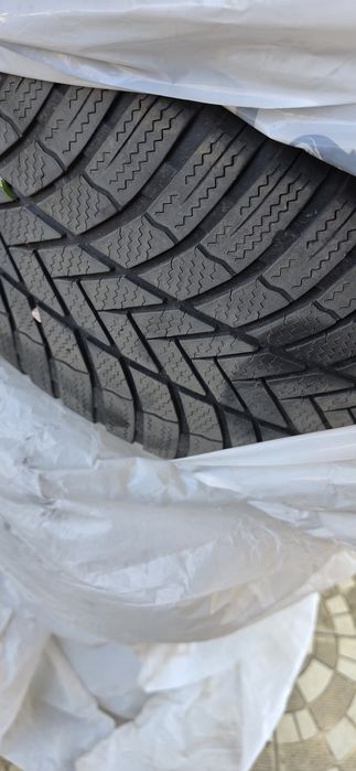 2 бр. Bridgestone 255/50R19 107v