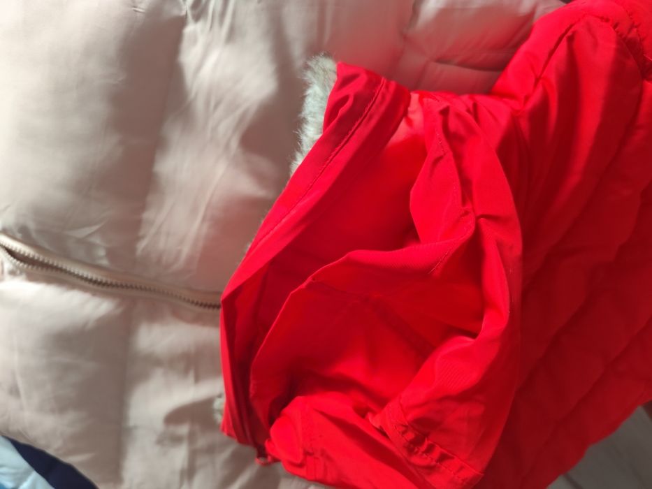 Червено зимно яке с пухена яка