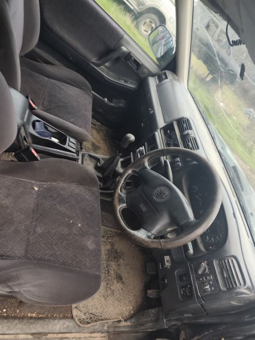 Опел Фронтера б 2.2 бензин десен волан на части 00 година