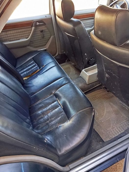 W124 E230 Mercedes Benz sotiladi