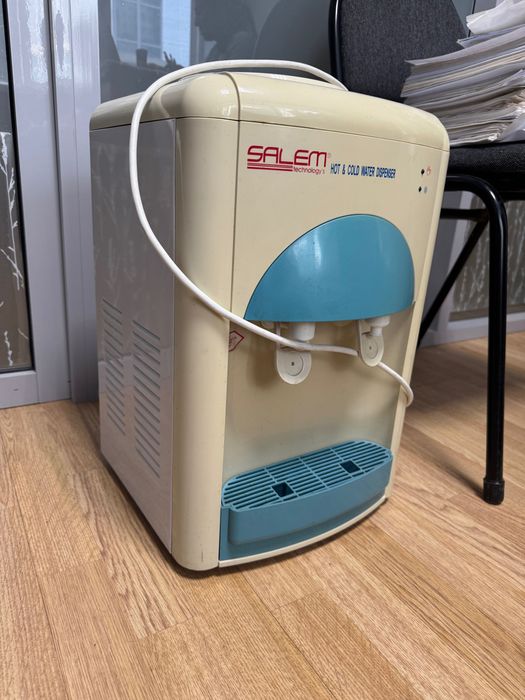 Кулер диспенсер для воды