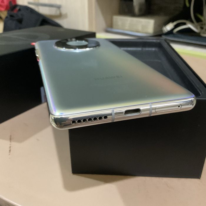 Huawei Mate 40 Pro 256GB – Mystic Silver – Безупречно състояние