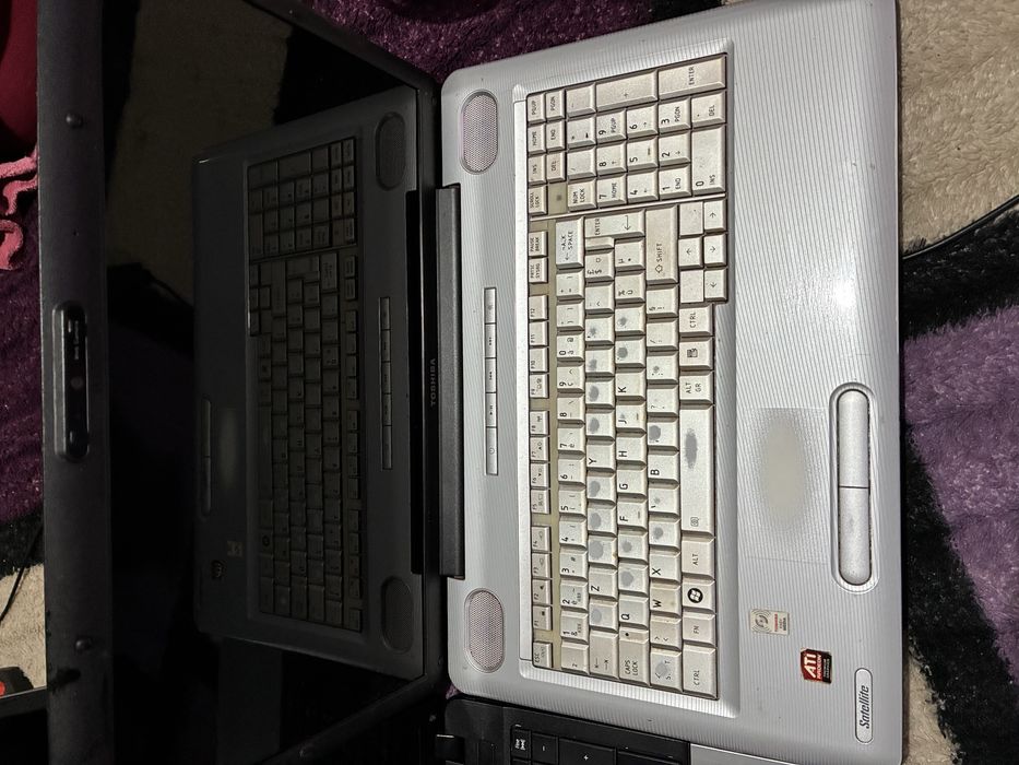 Vând laptopuri ieftine