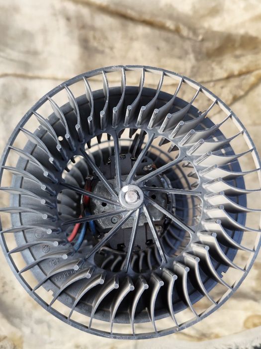 Моторчик печки отопителя  BMW e38