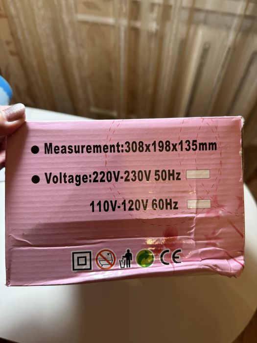 Продаю маникюрный пылесос