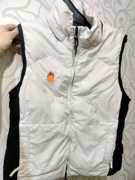 Продам курточку демисезонную