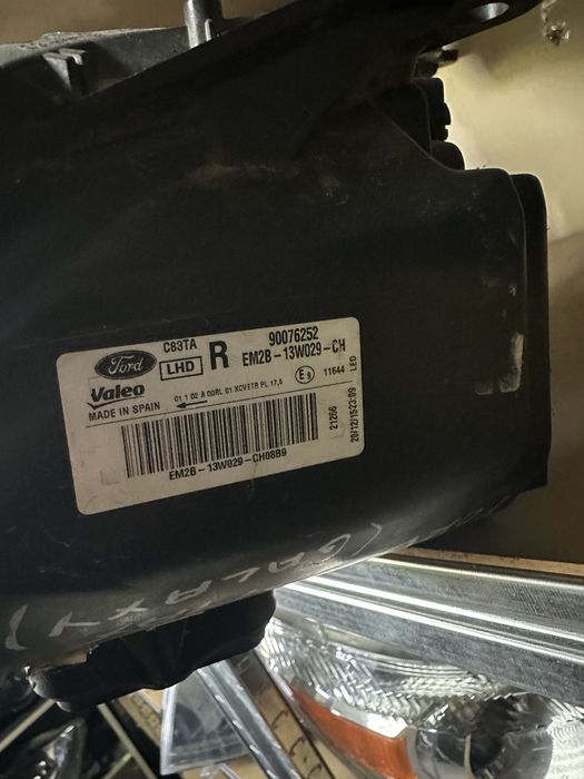 Ляв и десен фар Митсубиши Аутлендер  MITSUBISHI OUTLANDER 3 LIFT FULL LED 4BX16 , 8301C8-64 8301C8-63