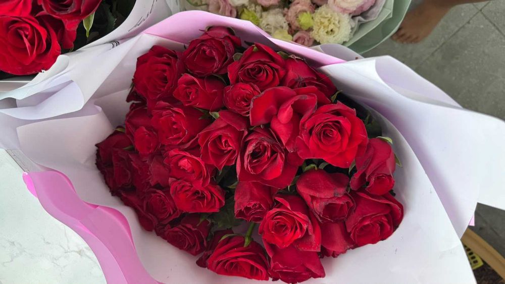 Продам цветы розы 10000