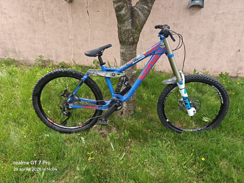 Bicicleta downhill Kona stinky 26