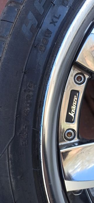 Продам диски с резиной 245/40 R19