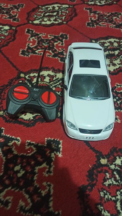 Mashina pultlik yosh bolalar uchun sotiladi