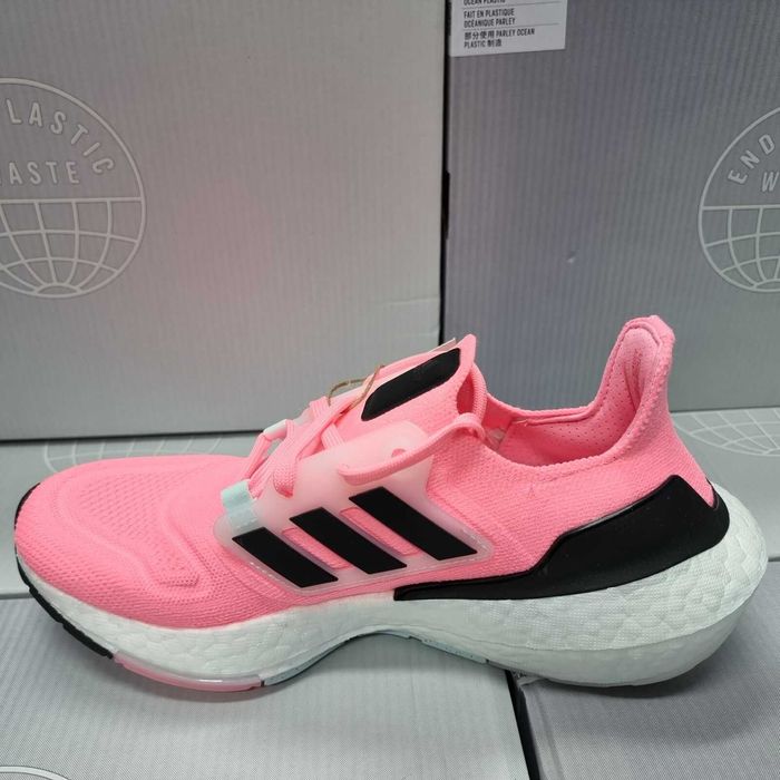 Оригинални обувки  ADIDAS ULTRABOOST 22  EU41 1/3