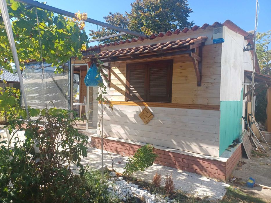 Продава къща с площ 50м2 с двор 160м2 в Паралия Врасна, Северна Гърция