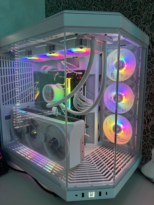 PC Gaming RTX 4090 24GB AMD RYZEN 9950X 4.3 GHZ 64GB RAM 4.5 TB SSD