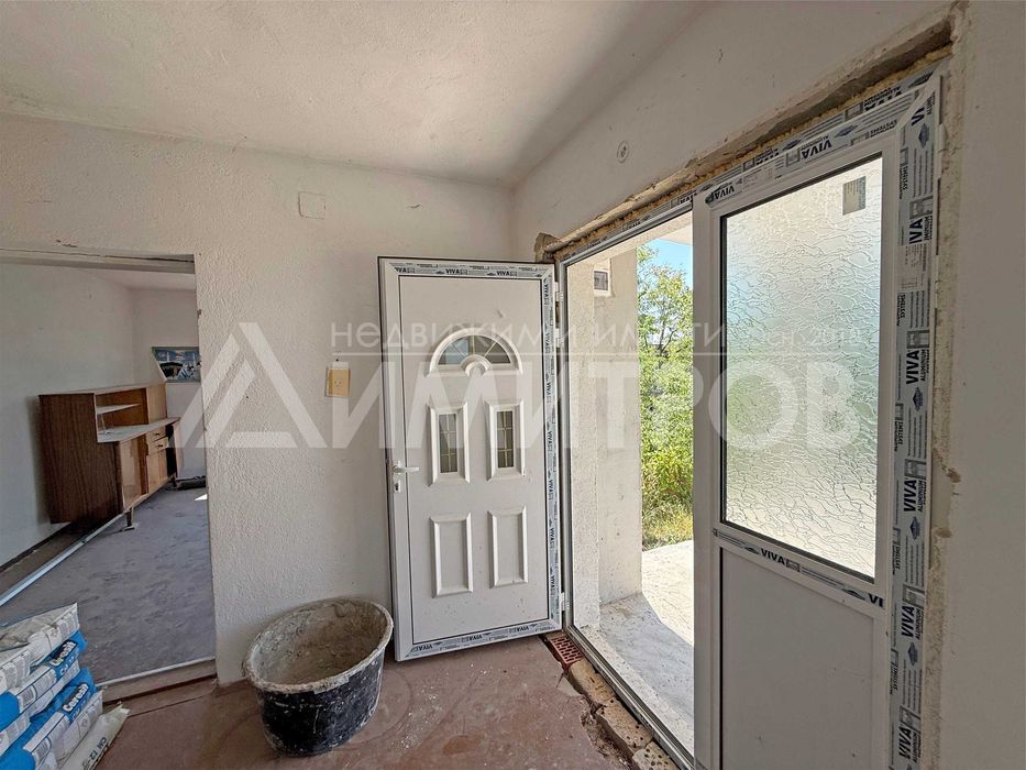 Продава се Къща в с. Стоян Михайловски, Област Шумен - 162 кв.м за 463 €/кв.м - Снимка #13