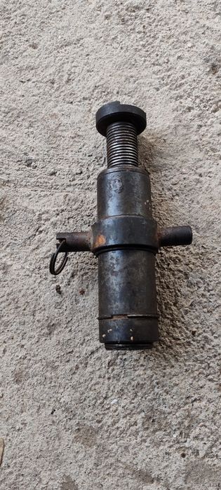 Винтов крик, метален