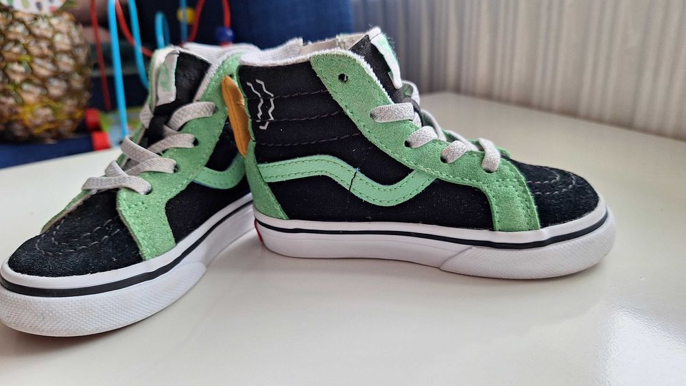 Бебешки кецове Vans 21.5 номер