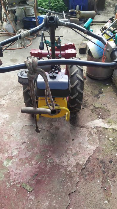 Мотокултиватор с инвентар