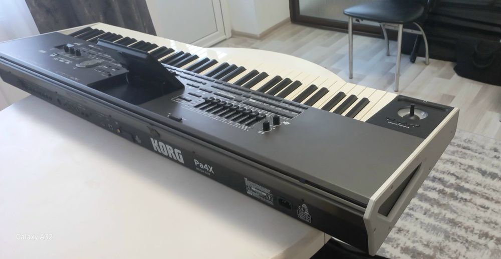 Ofer Garanție Notariala Doi Ani.Korg pa 4x Muzicant 76 adus din Germania azi ca și Nou husa Noua Set 2026 Nu schimb cu nimic  Preț fixx