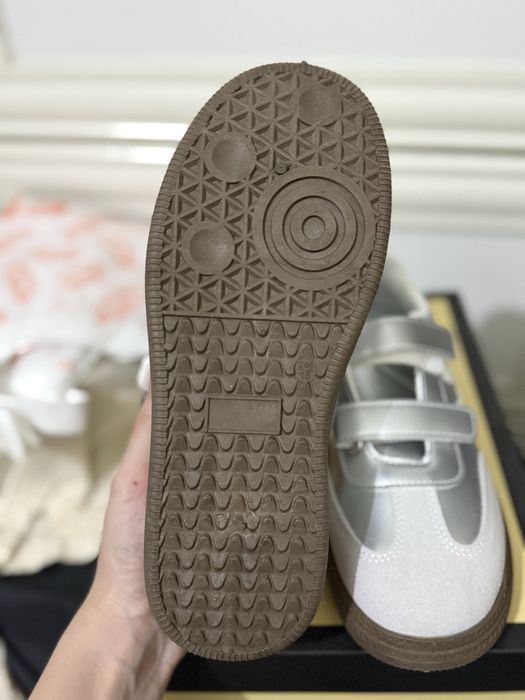 Продам кроссовки новые недорого