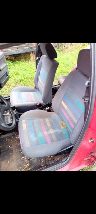 Продавам голф 2 цял или на части 1.6