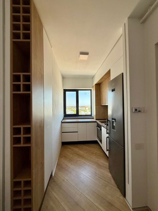 Ofer spre închiriere apartament cu 2 camere + loc de parcare subteran