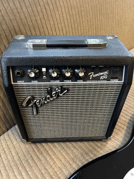 Електрическа китара с активна колона