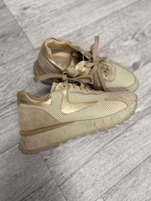 Продаются кроссовки