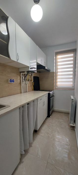 Închiriez apartament cu 2 camere decomandat în zona Neptun