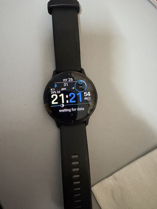 Garmin venu 3 с допълнителна кожена каишка.