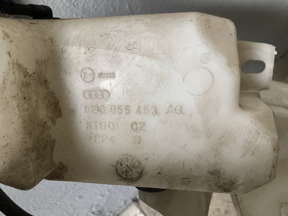 Бачок омывателя Ауди А4Б6 / Audi A4B6