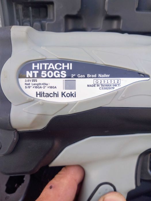 HITACHI NT 50GS GAS Акумулаторен такер с газ