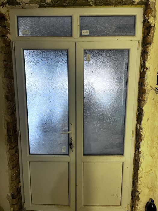 Двукрилна врата - 200 евро