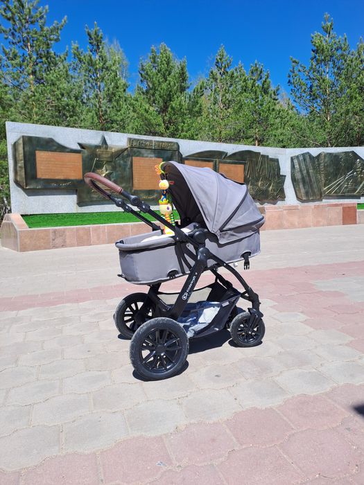 Продается коляска Kinderkraft