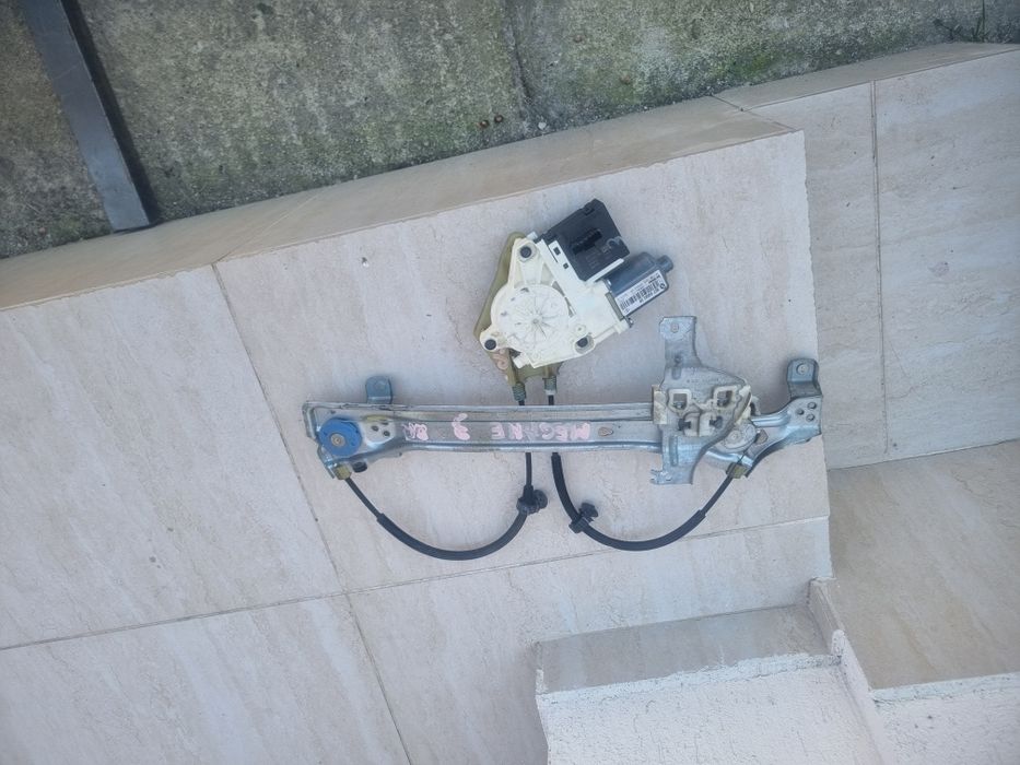 Macara  electrica ușă dreapta spate renault megane 3 hatchback  2011