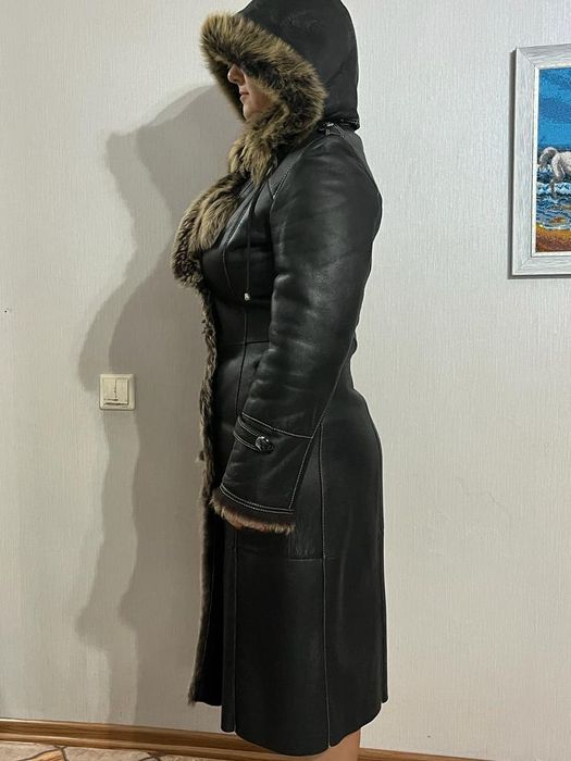 Новая дублёнку женскую продам!