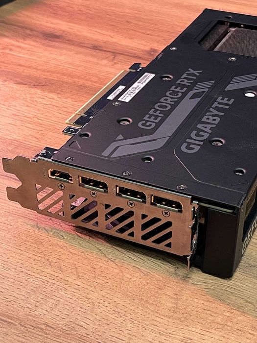 Видеокарта Gigabyte RTX 4070 12GB Winforce X3