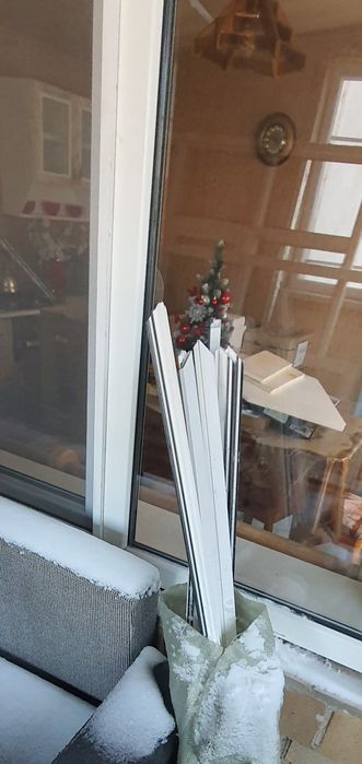 пластиковые окна ,дверь