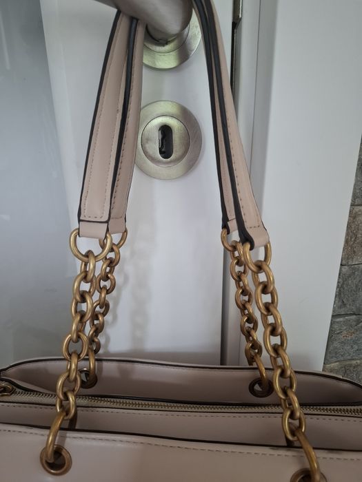 Оригинална дамска чанта Guess