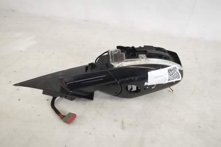 Оригинално дясно огледало в добро състояние с отопление, LED, сензор з