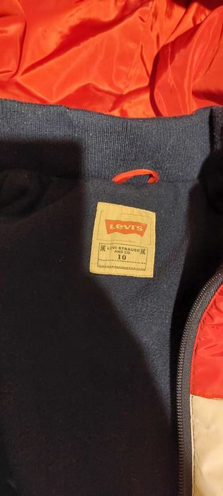 Geaca iarna Levis marimea 8-10ani