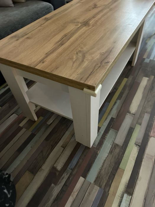 Разтегателна трапезна маса и холна маса